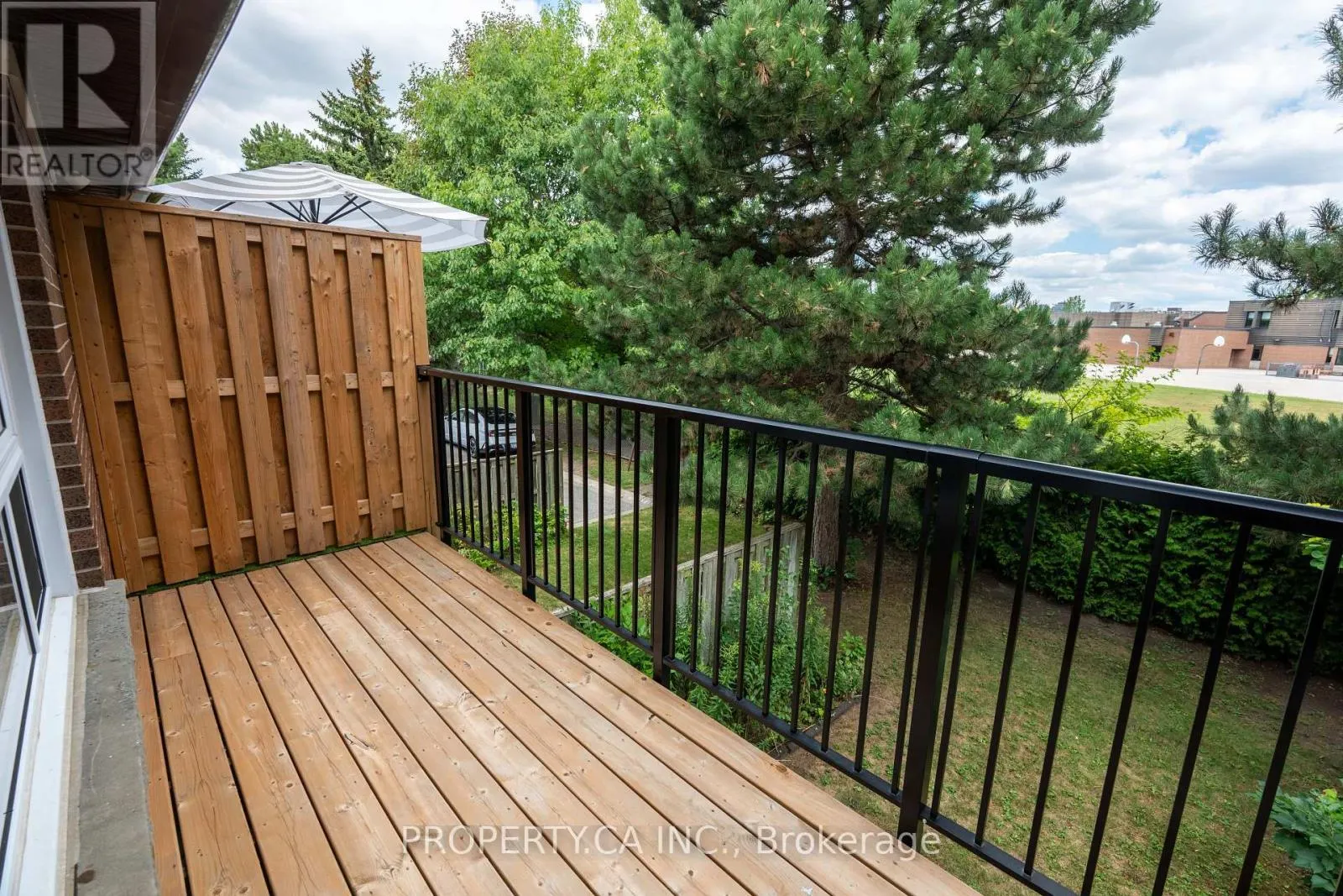 23 - 40 CASTLE ROCK DRIVE