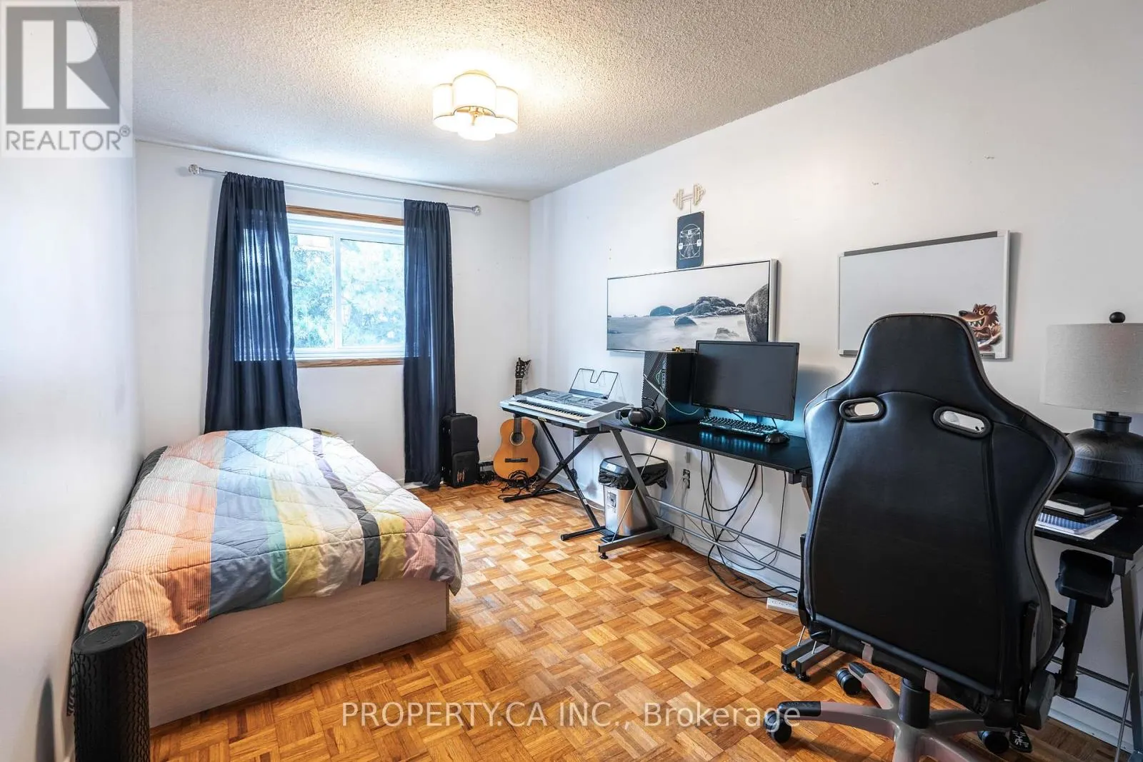 23 - 40 CASTLE ROCK DRIVE