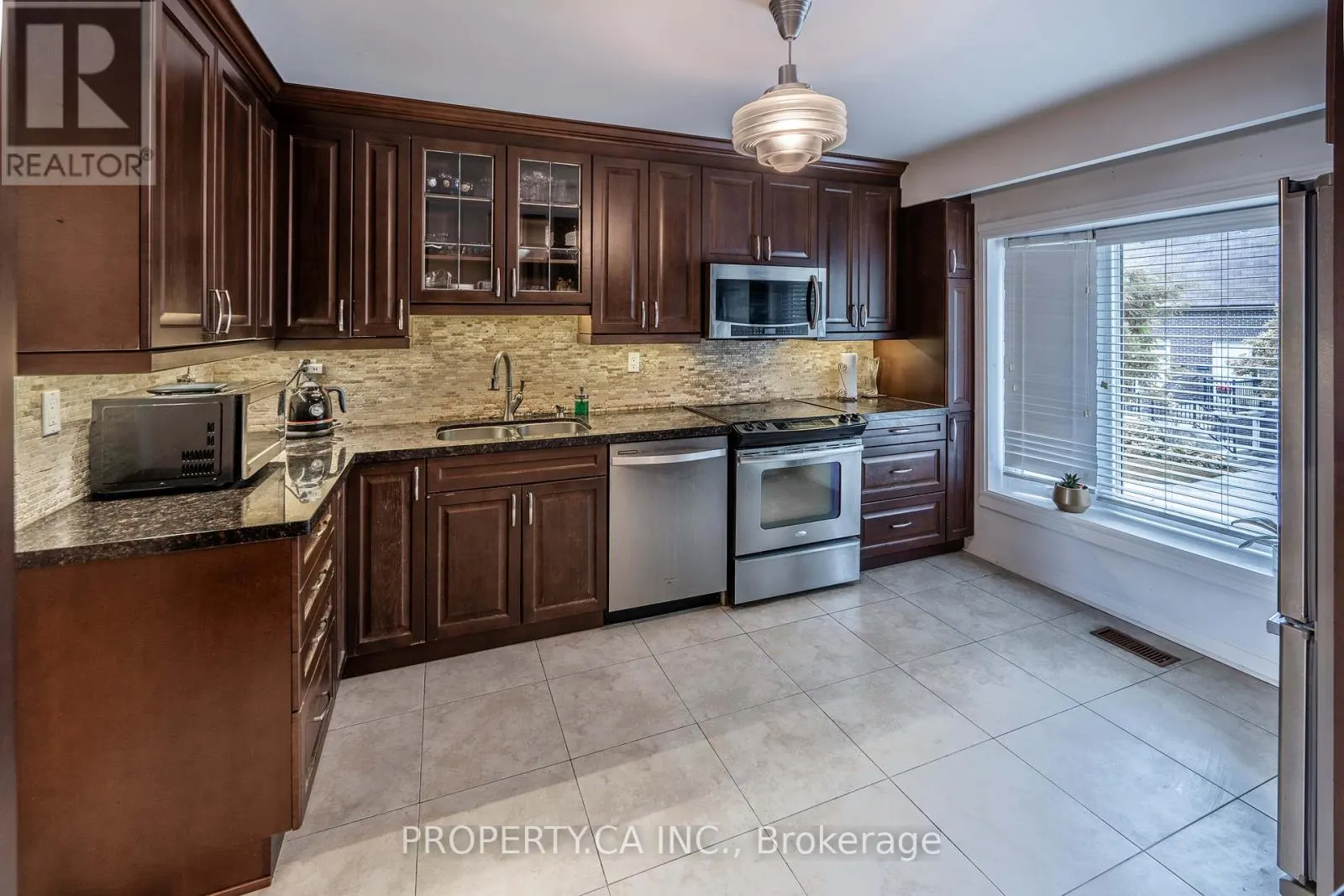 23 - 40 CASTLE ROCK DRIVE