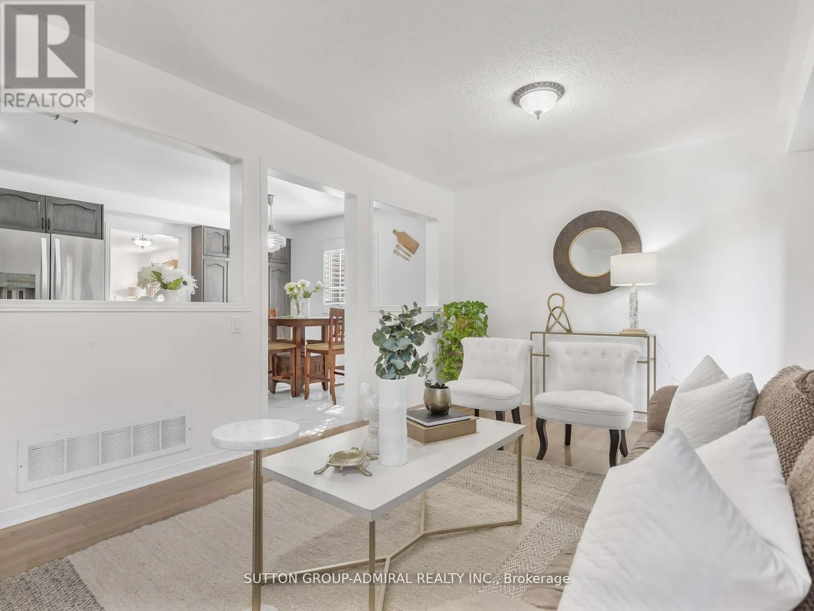 185 FOXFIELD CRESCENT