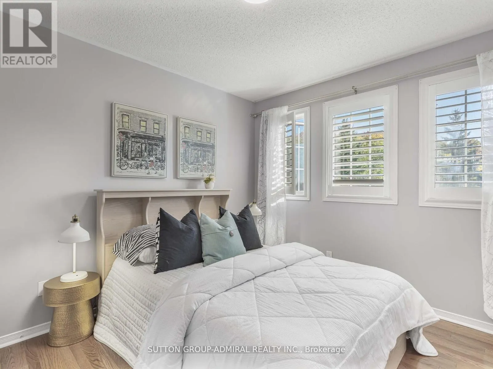 185 FOXFIELD CRESCENT