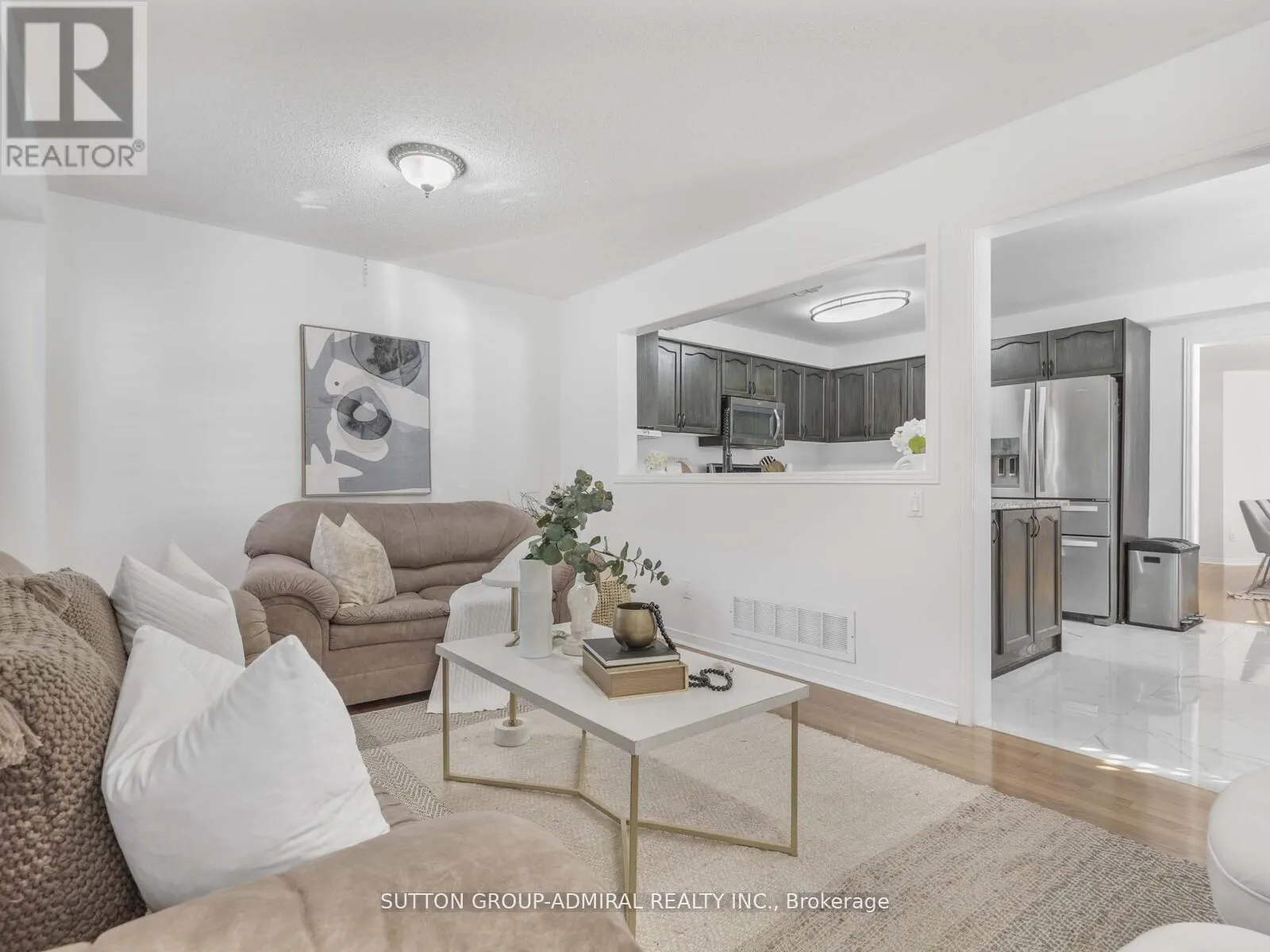 185 FOXFIELD CRESCENT