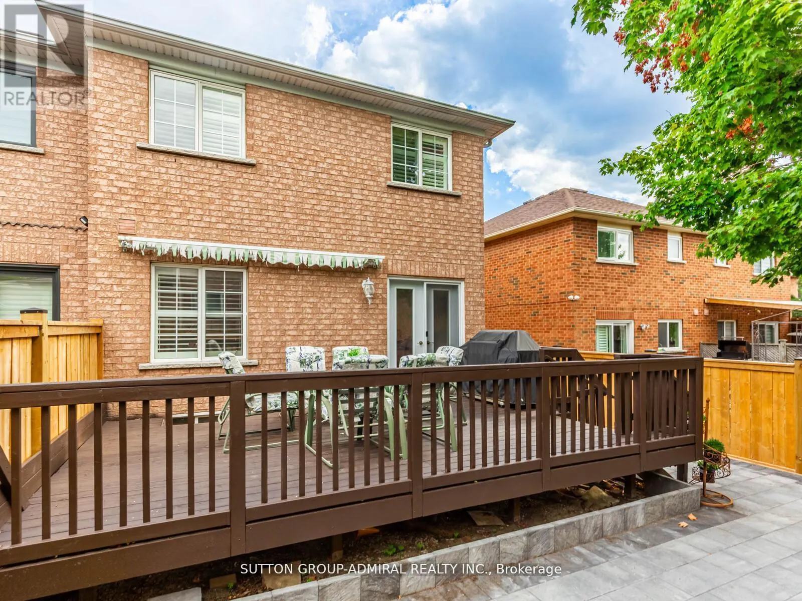 185 FOXFIELD CRESCENT