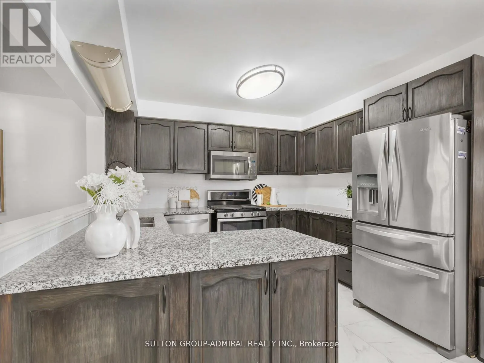 185 FOXFIELD CRESCENT