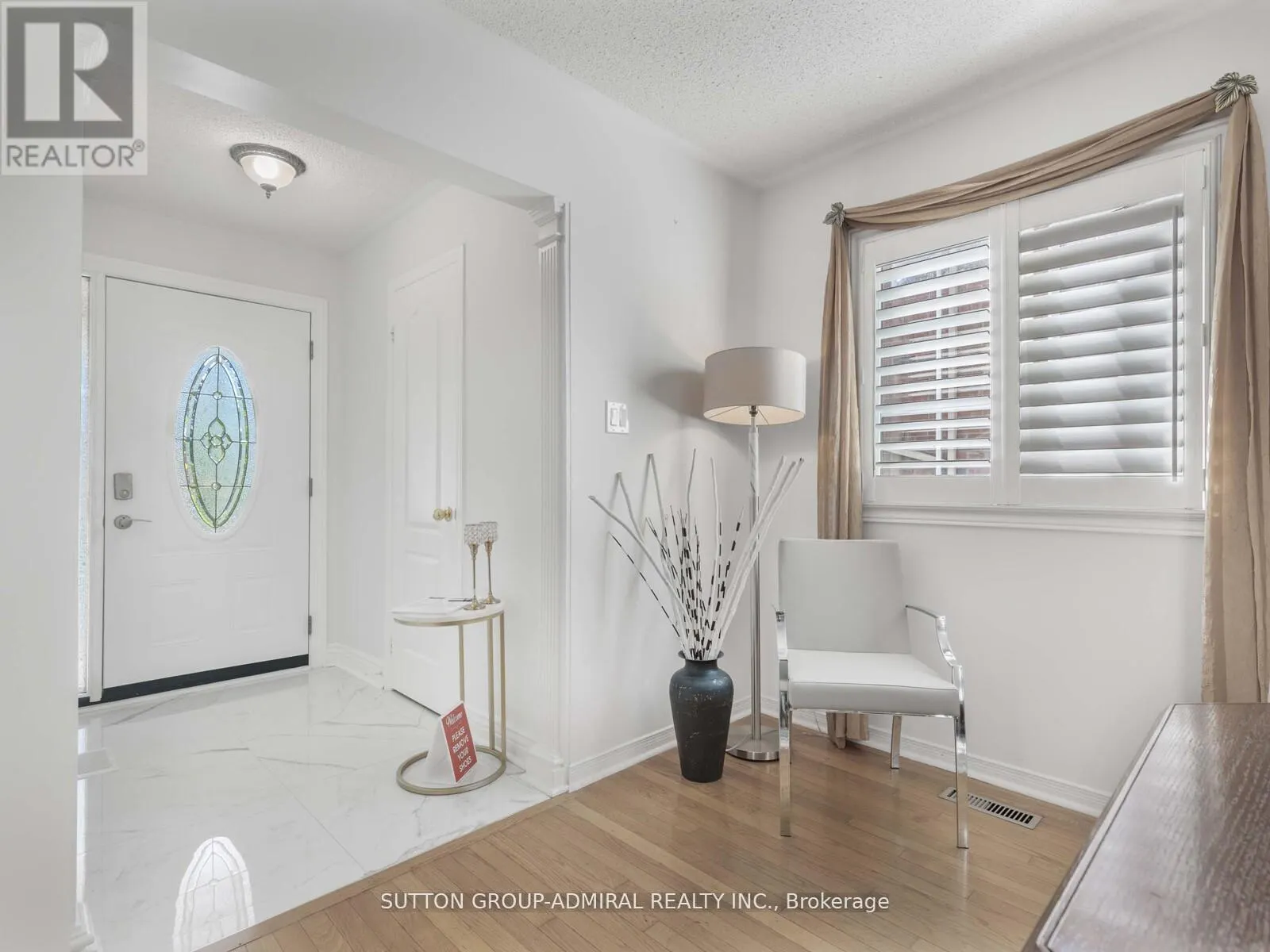 185 FOXFIELD CRESCENT