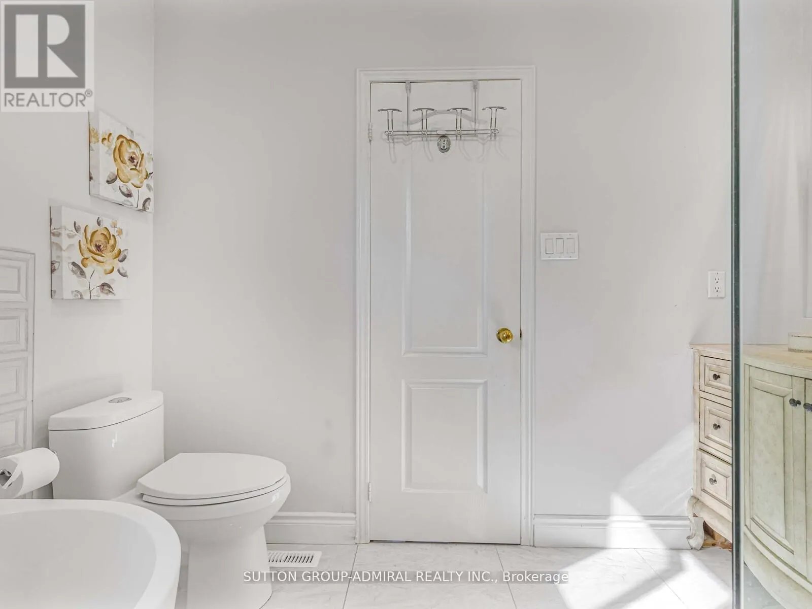 185 FOXFIELD CRESCENT