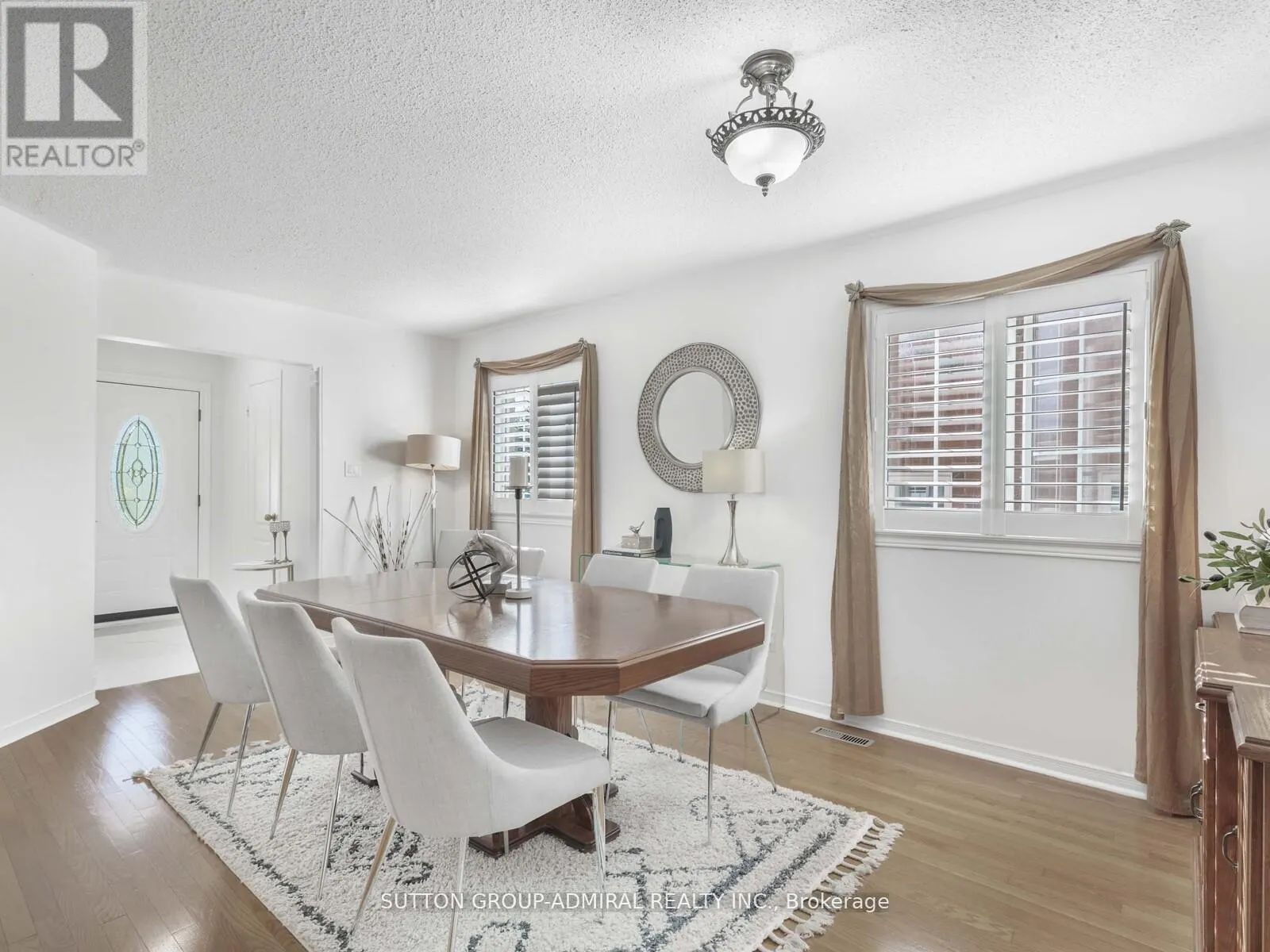 185 FOXFIELD CRESCENT