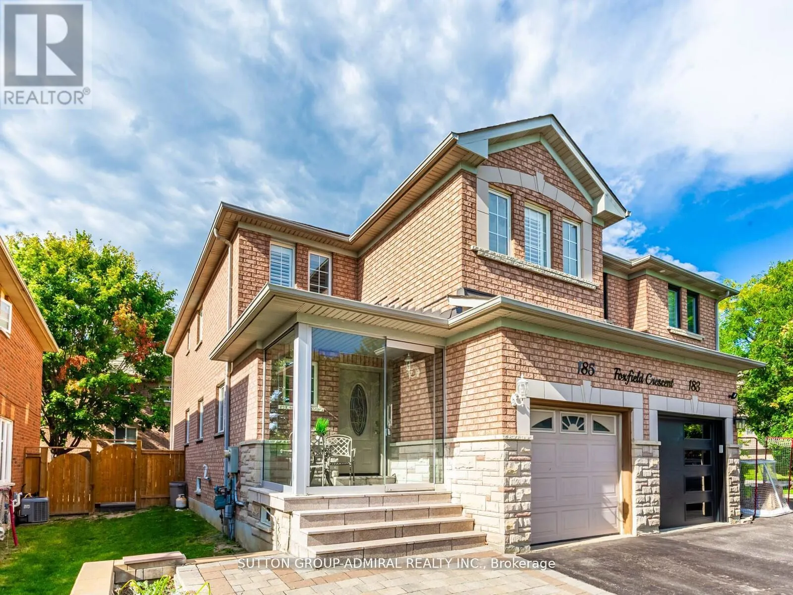 185 FOXFIELD CRESCENT