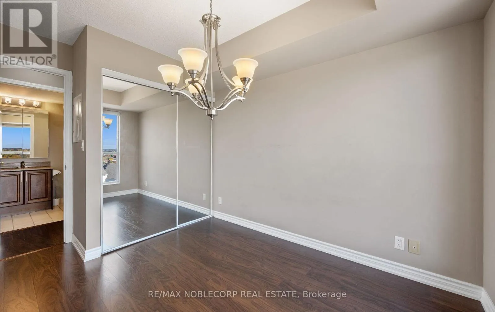 928 - 18 HARDING BOULEVARD