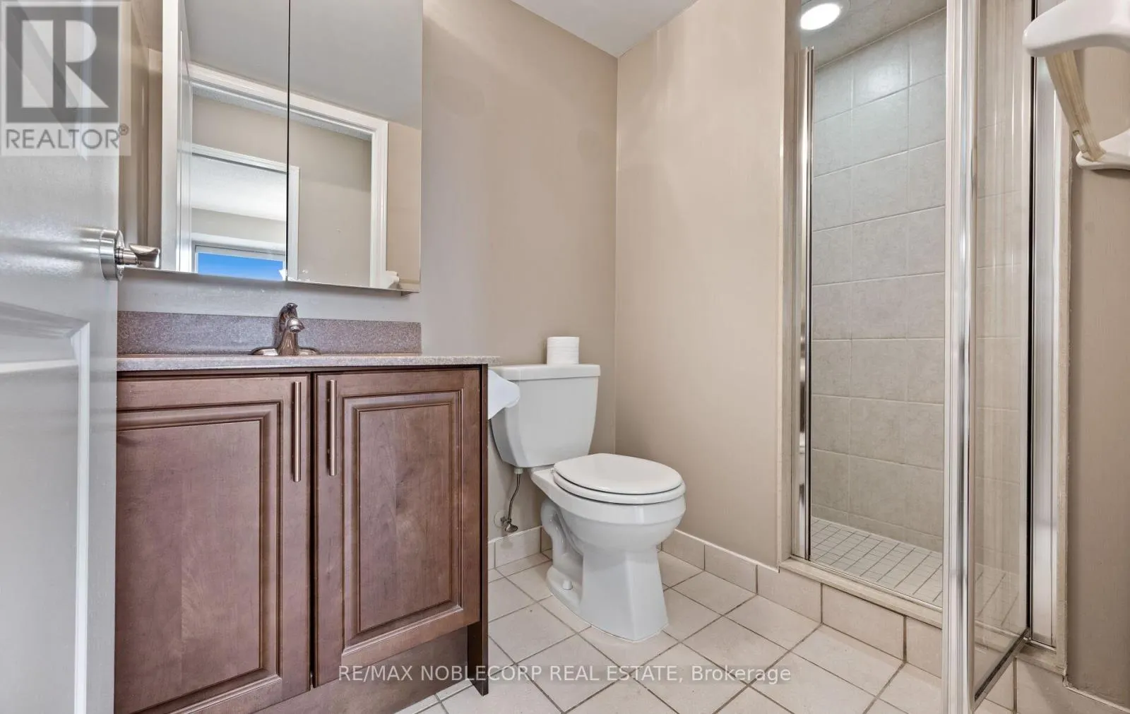 928 - 18 HARDING BOULEVARD