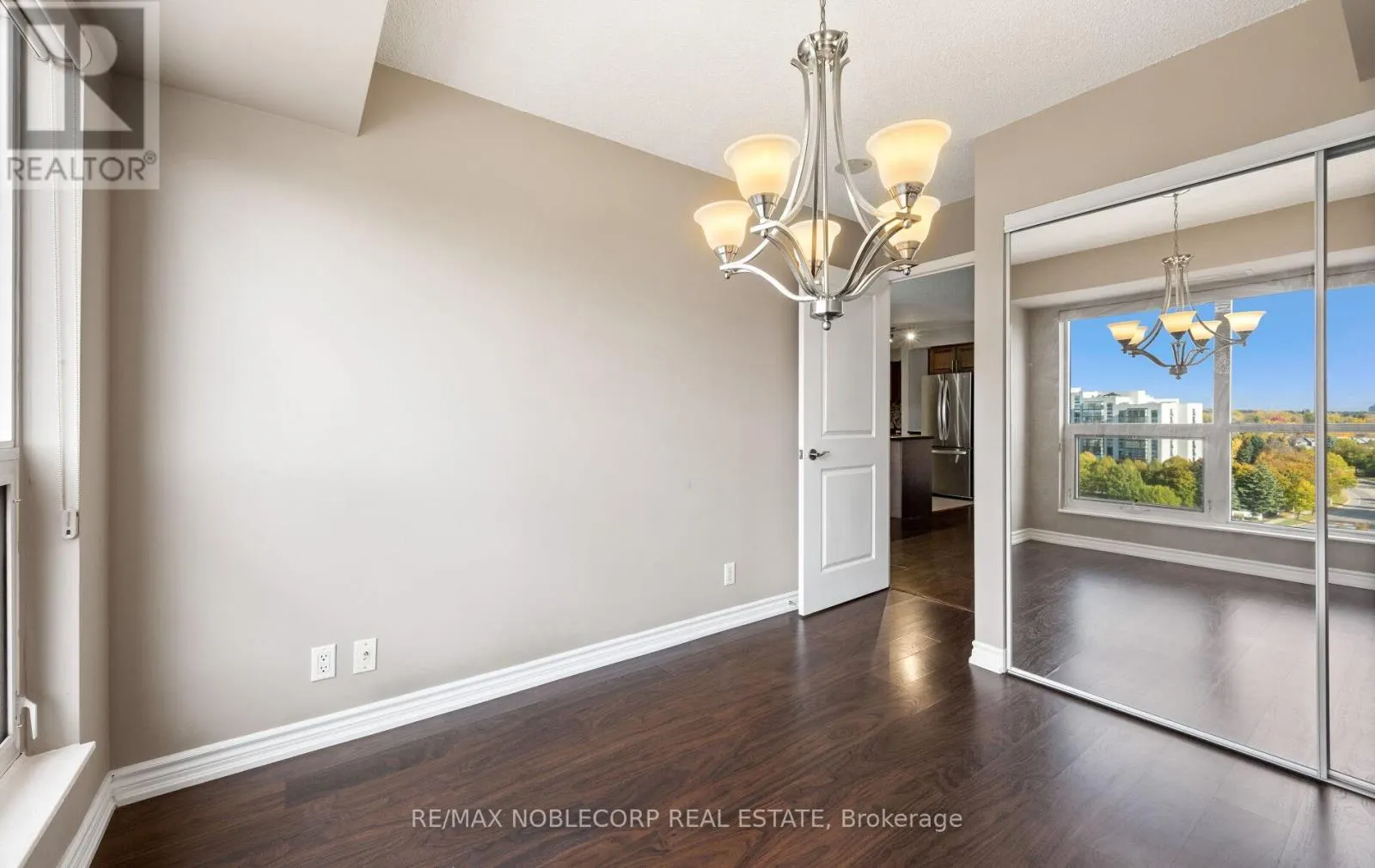 928 - 18 HARDING BOULEVARD