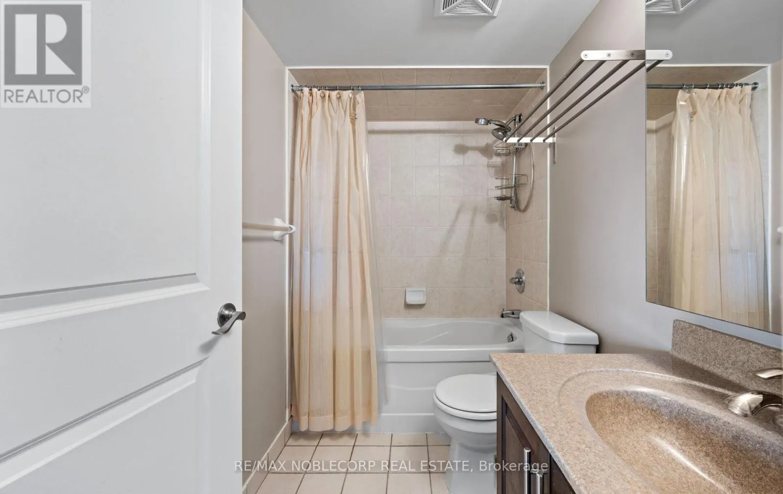 928 - 18 HARDING BOULEVARD