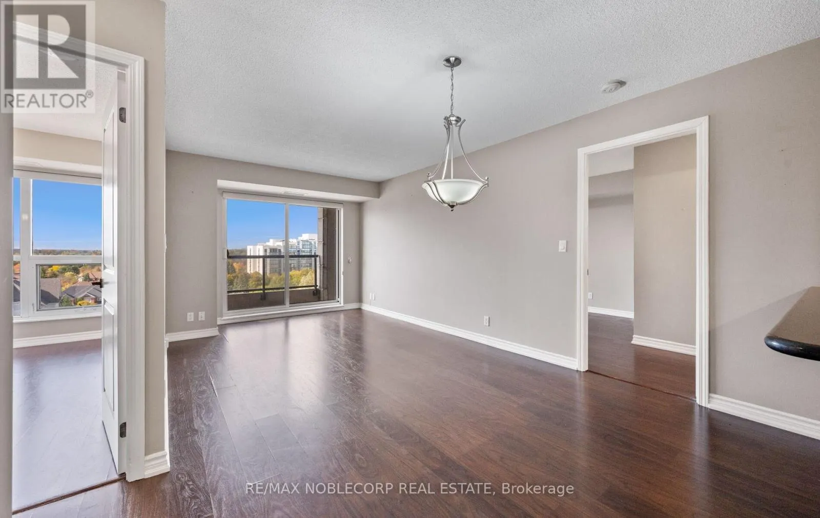 928 - 18 HARDING BOULEVARD