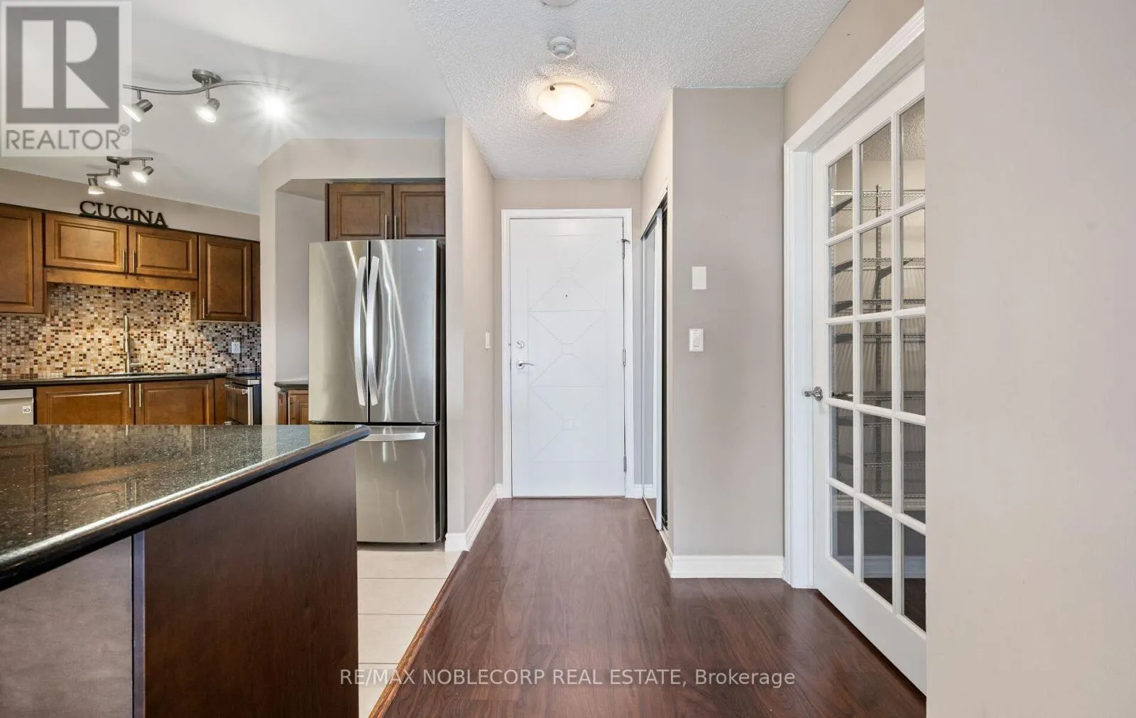 928 - 18 HARDING BOULEVARD