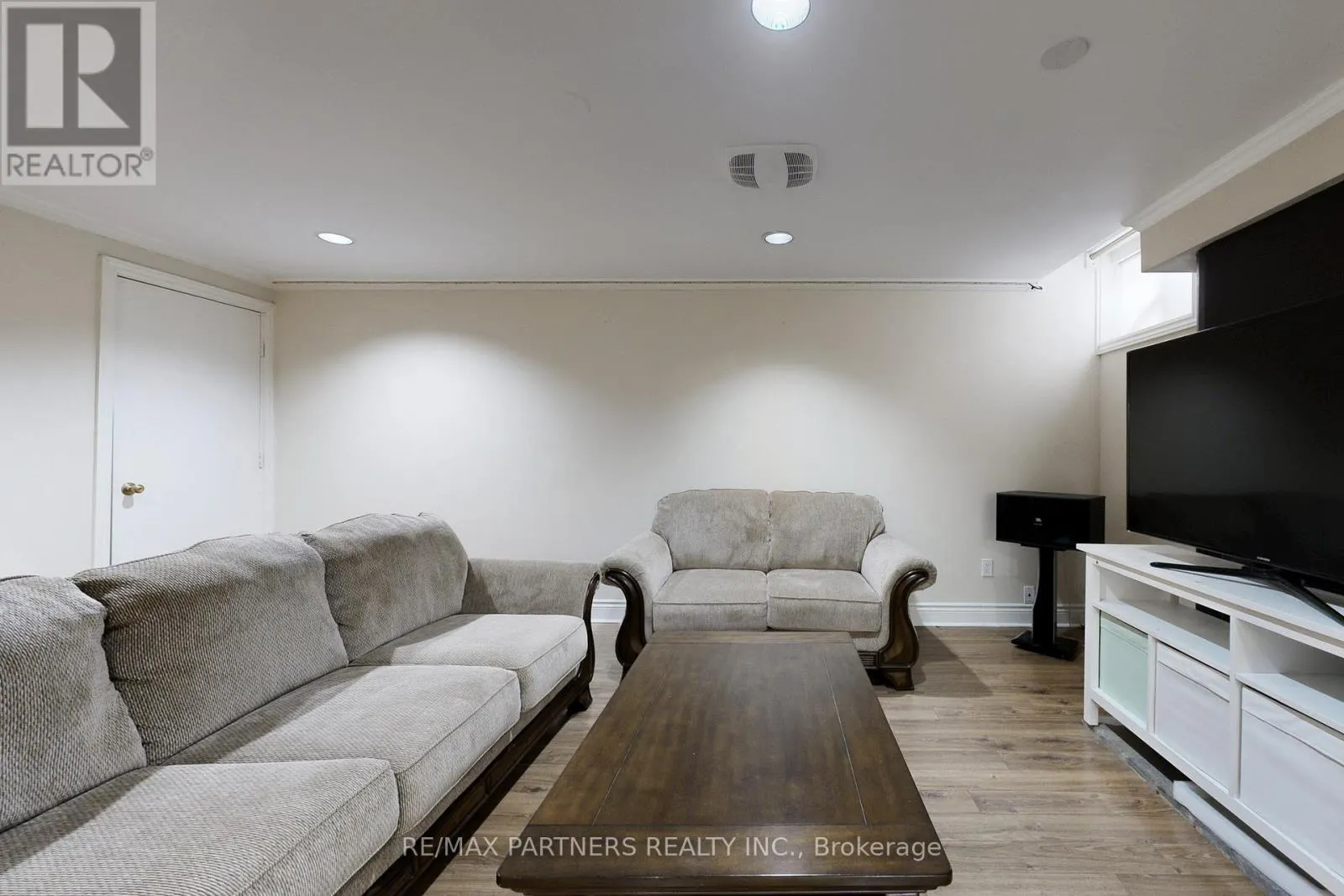 46 GREEN ASH CRESCENT