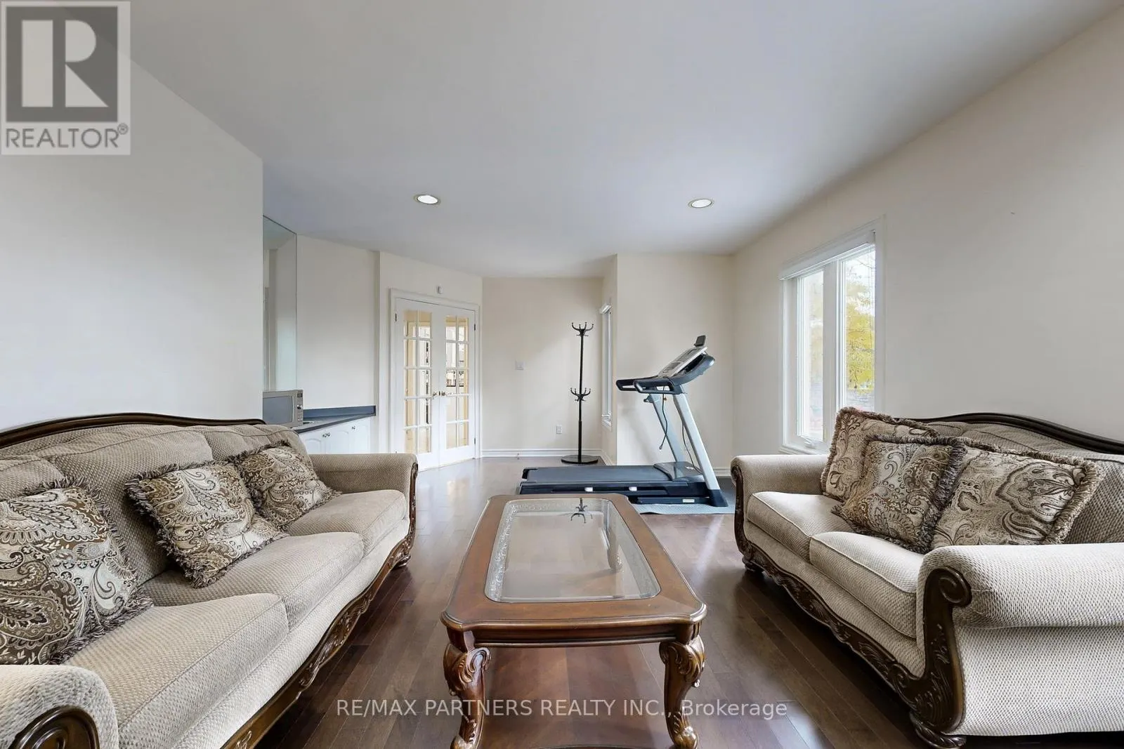 46 GREEN ASH CRESCENT