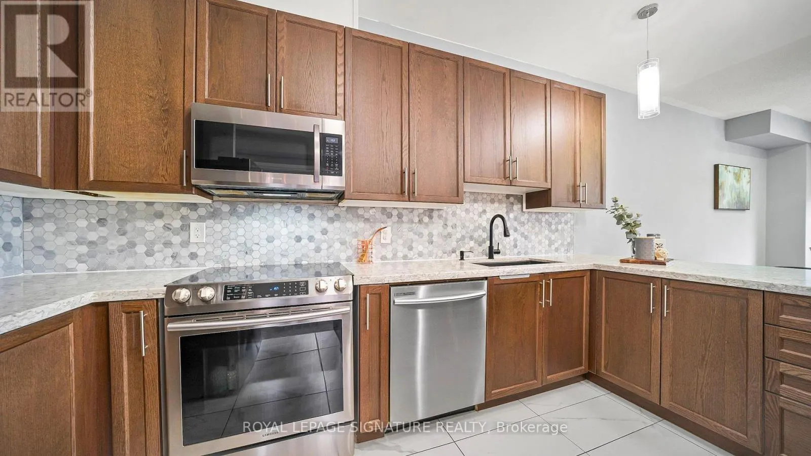 65 KINGSMERE CRESCENT