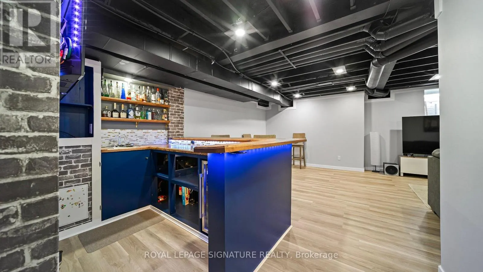 65 KINGSMERE CRESCENT