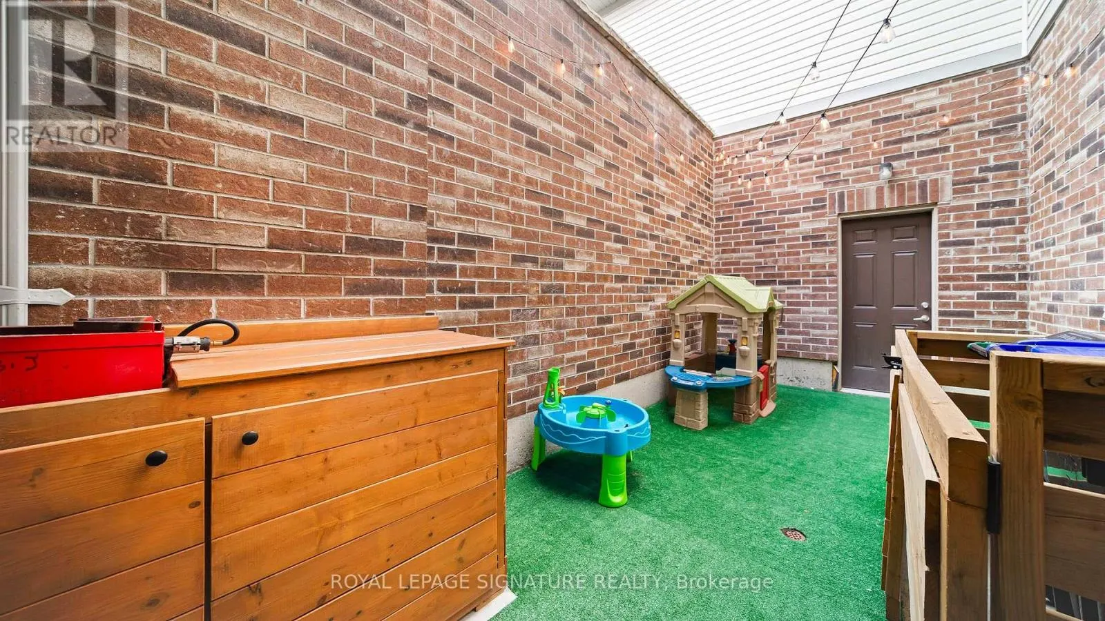 65 KINGSMERE CRESCENT