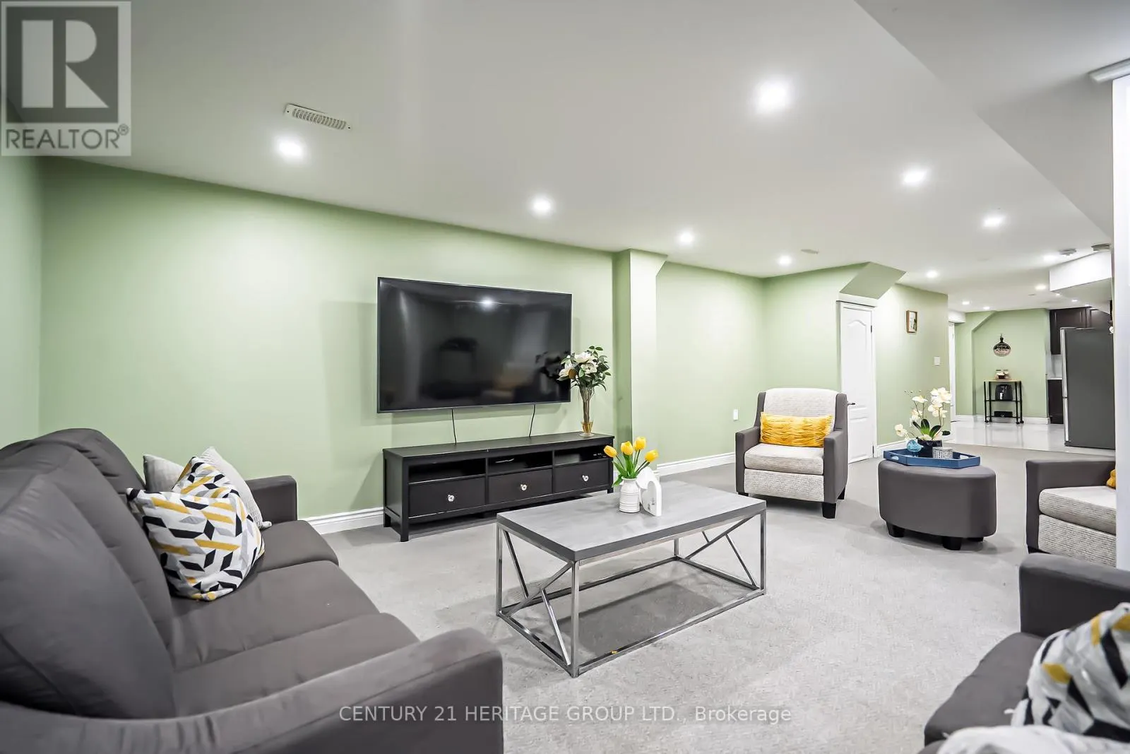 89 SUTHERLAND AVENUE