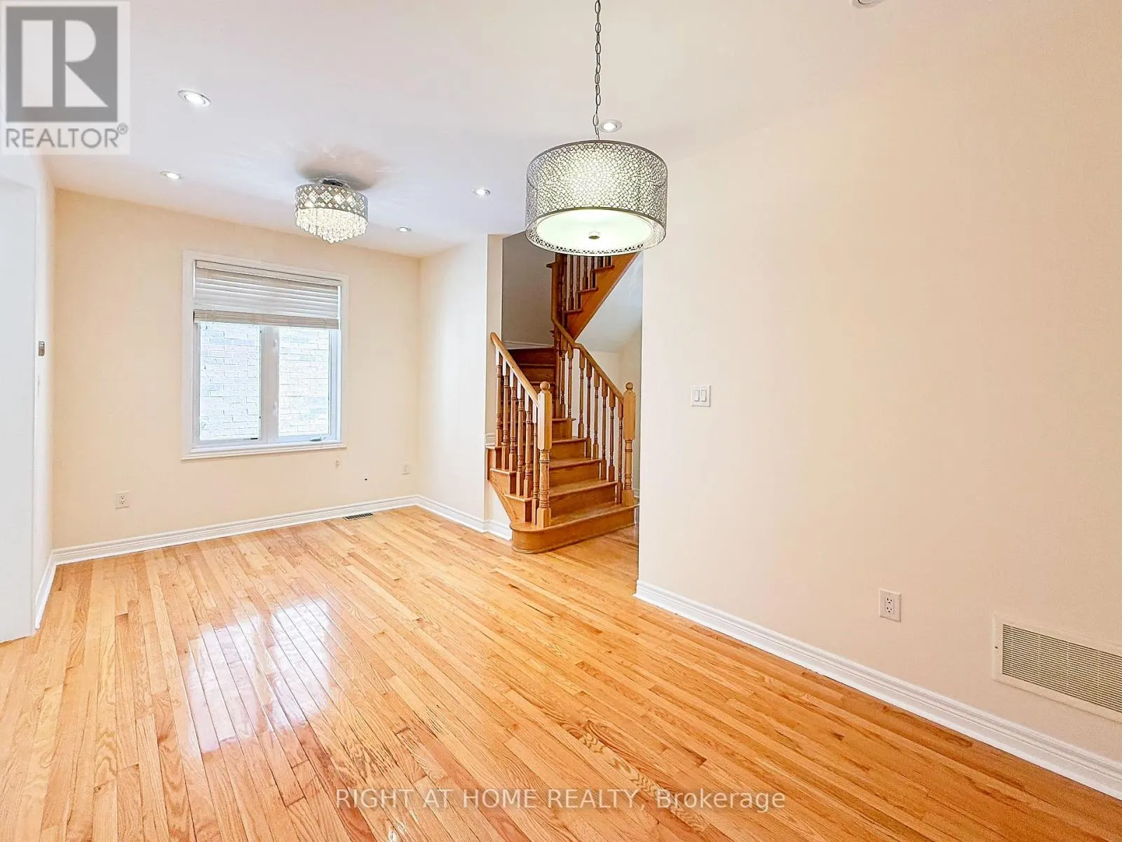 UPPER - 54 GEORGE KIRBY STREET