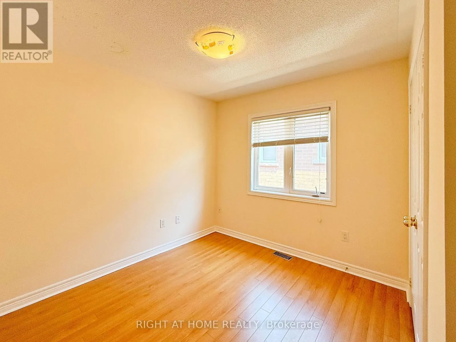 UPPER - 54 GEORGE KIRBY STREET