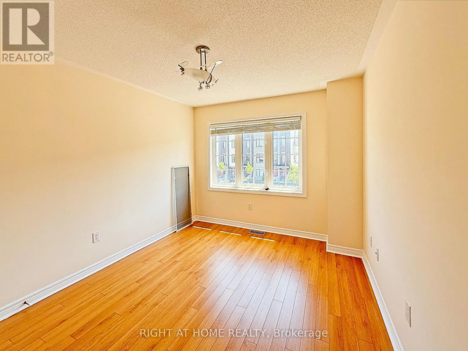 UPPER - 54 GEORGE KIRBY STREET