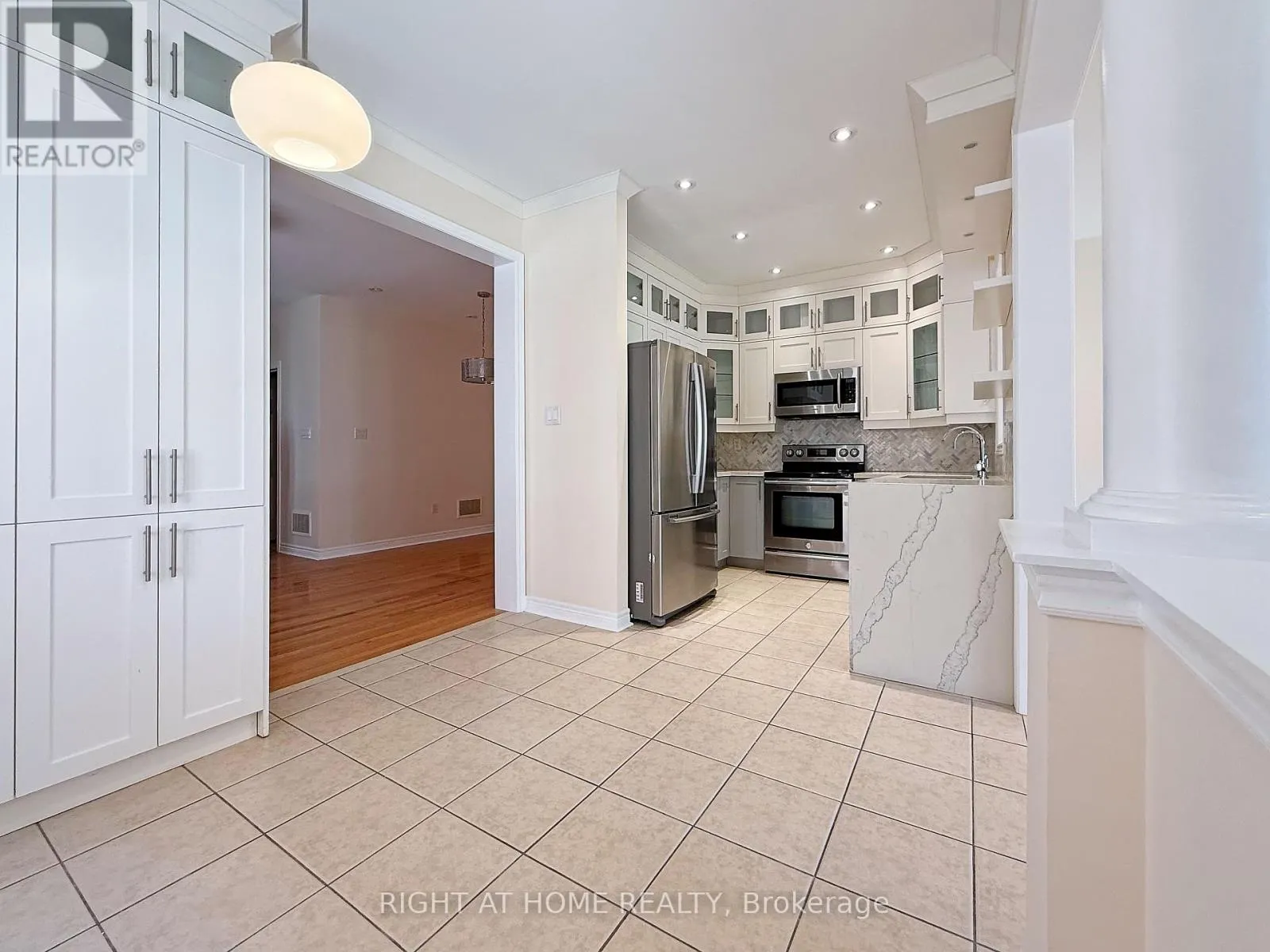 UPPER - 54 GEORGE KIRBY STREET