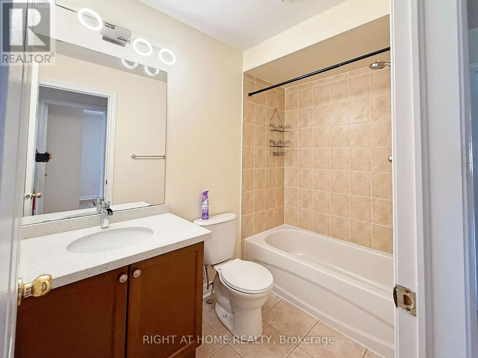 UPPER - 54 GEORGE KIRBY STREET