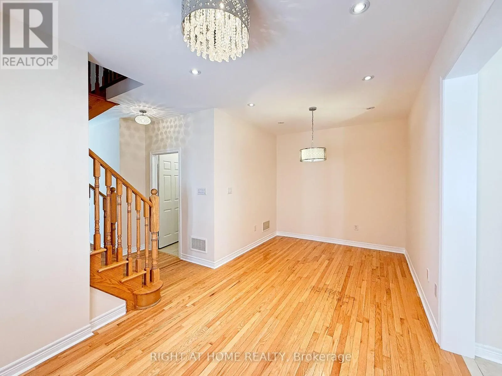 UPPER - 54 GEORGE KIRBY STREET