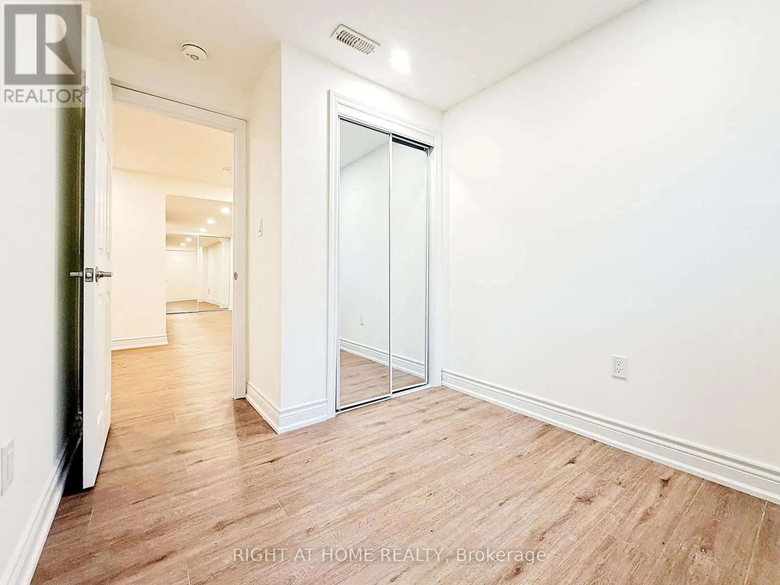 LOWER - 54 GEORGE KIRBY STREET