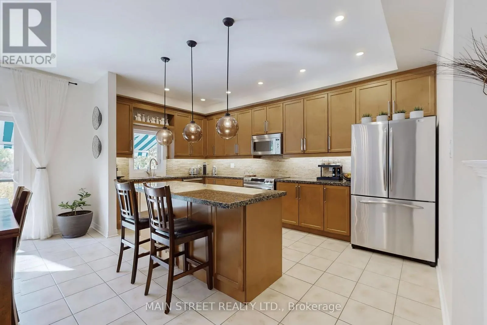 10 - 8900 BATHURST STREET