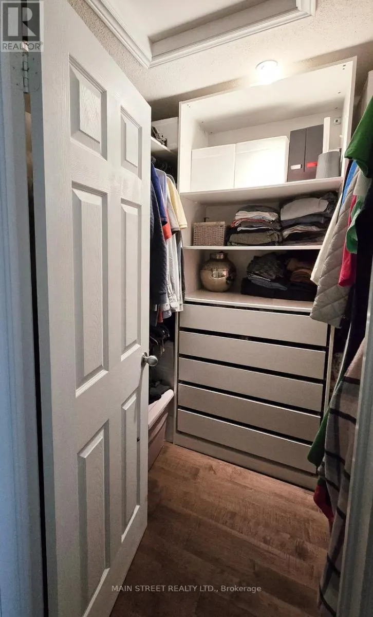 10 - 8900 BATHURST STREET