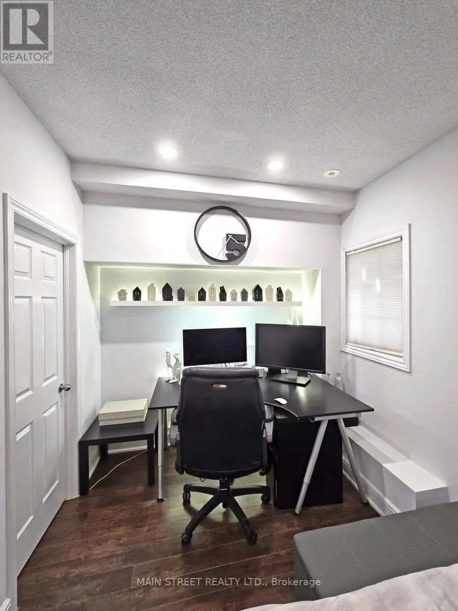 10 - 8900 BATHURST STREET