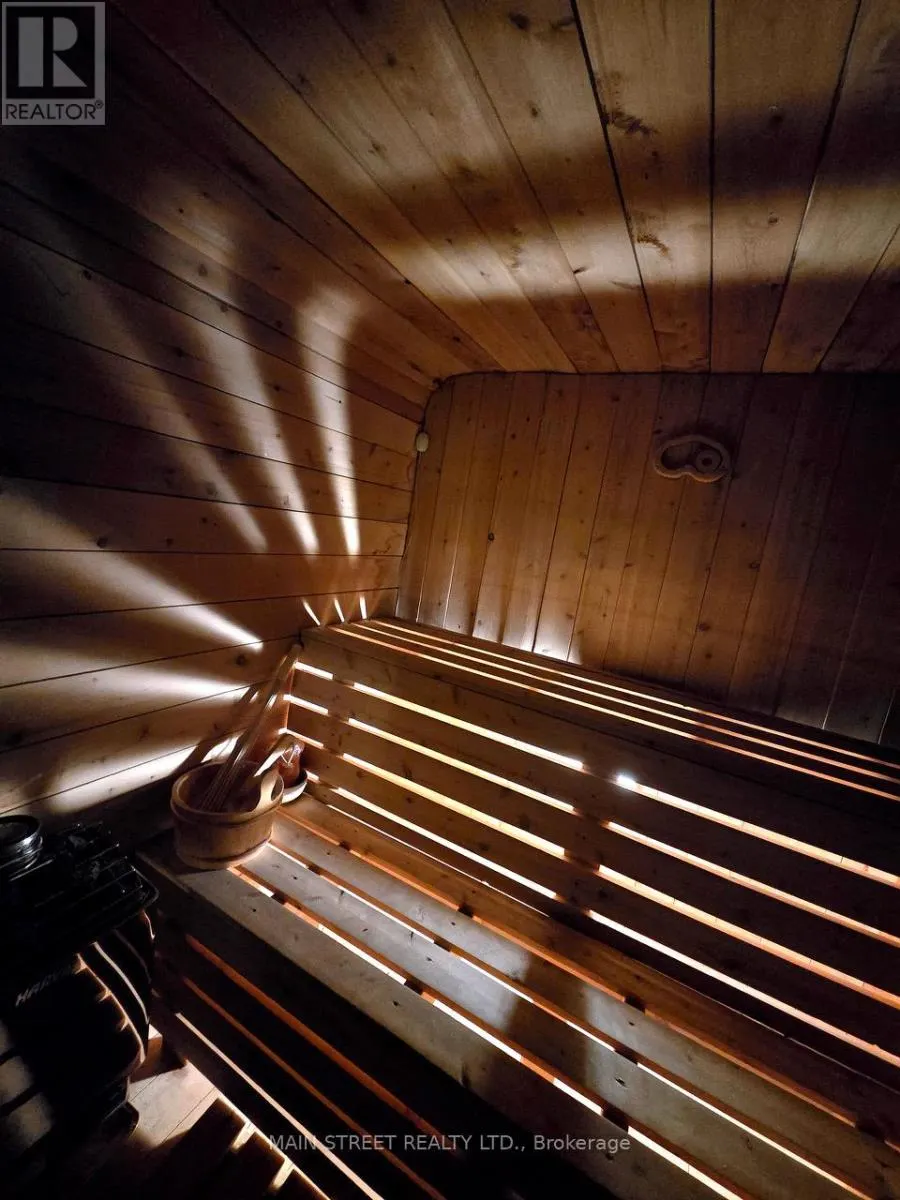 10 - 8900 BATHURST STREET