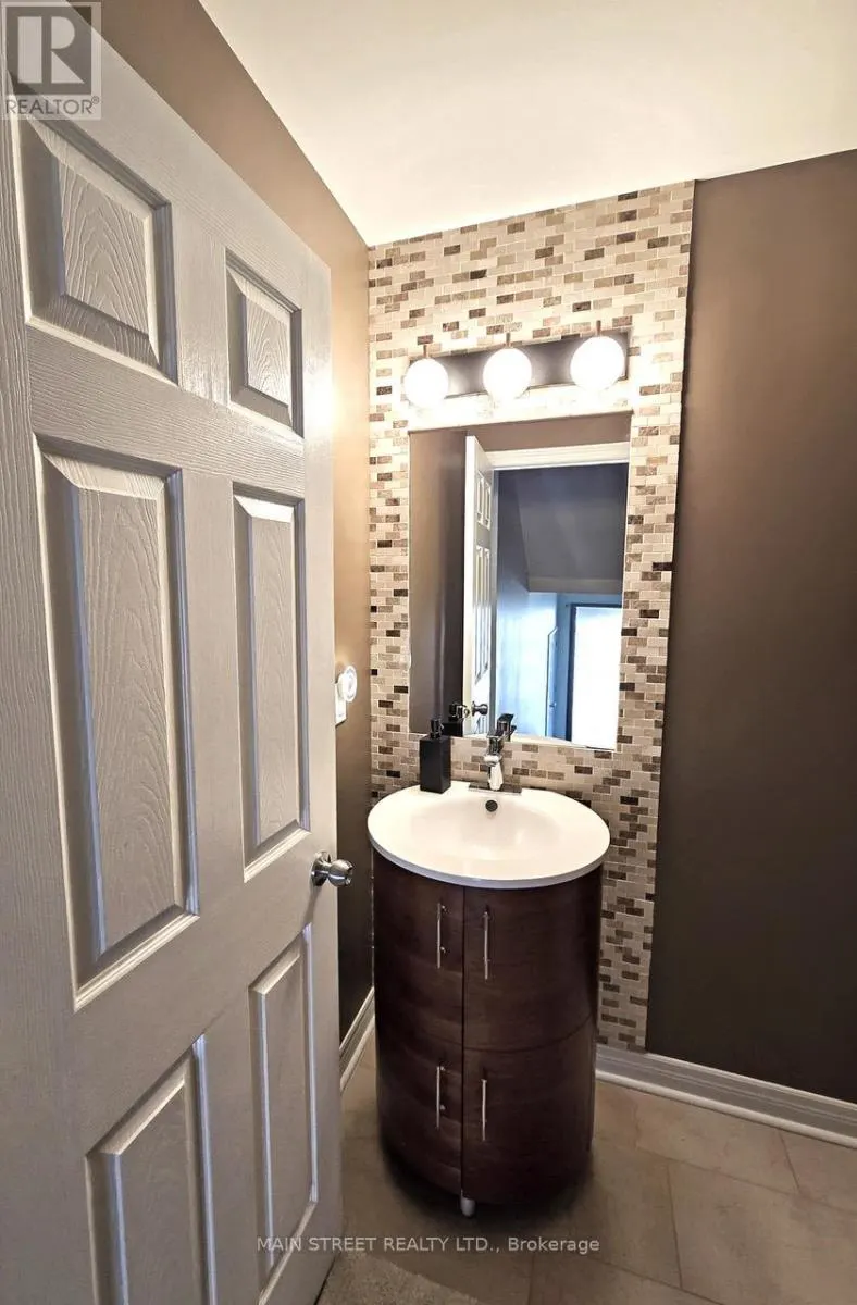 10 - 8900 BATHURST STREET