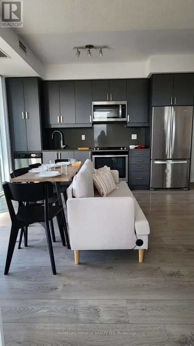 2004 - 7895 JANE STREET