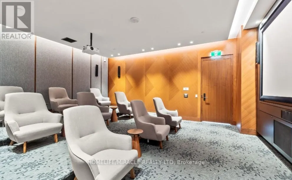 2004 - 7895 JANE STREET