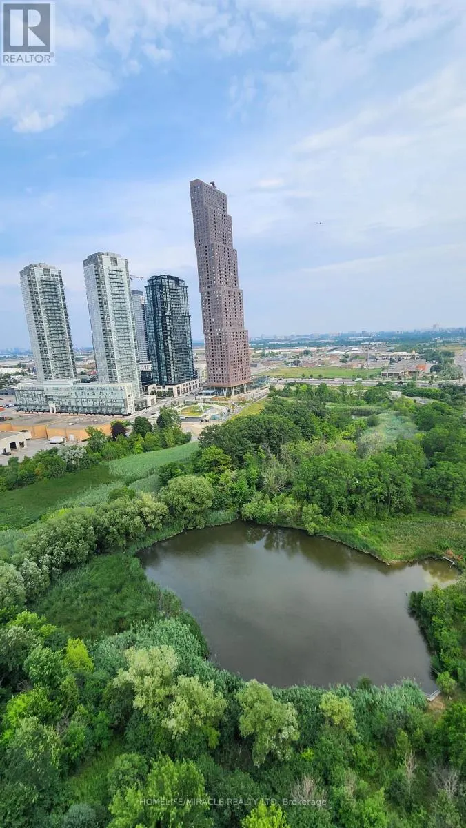 2004 - 7895 JANE STREET