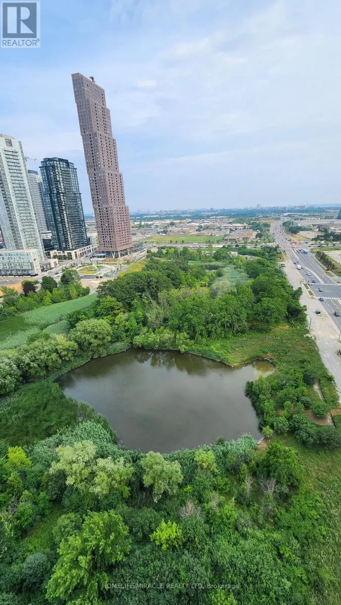 2004 - 7895 JANE STREET