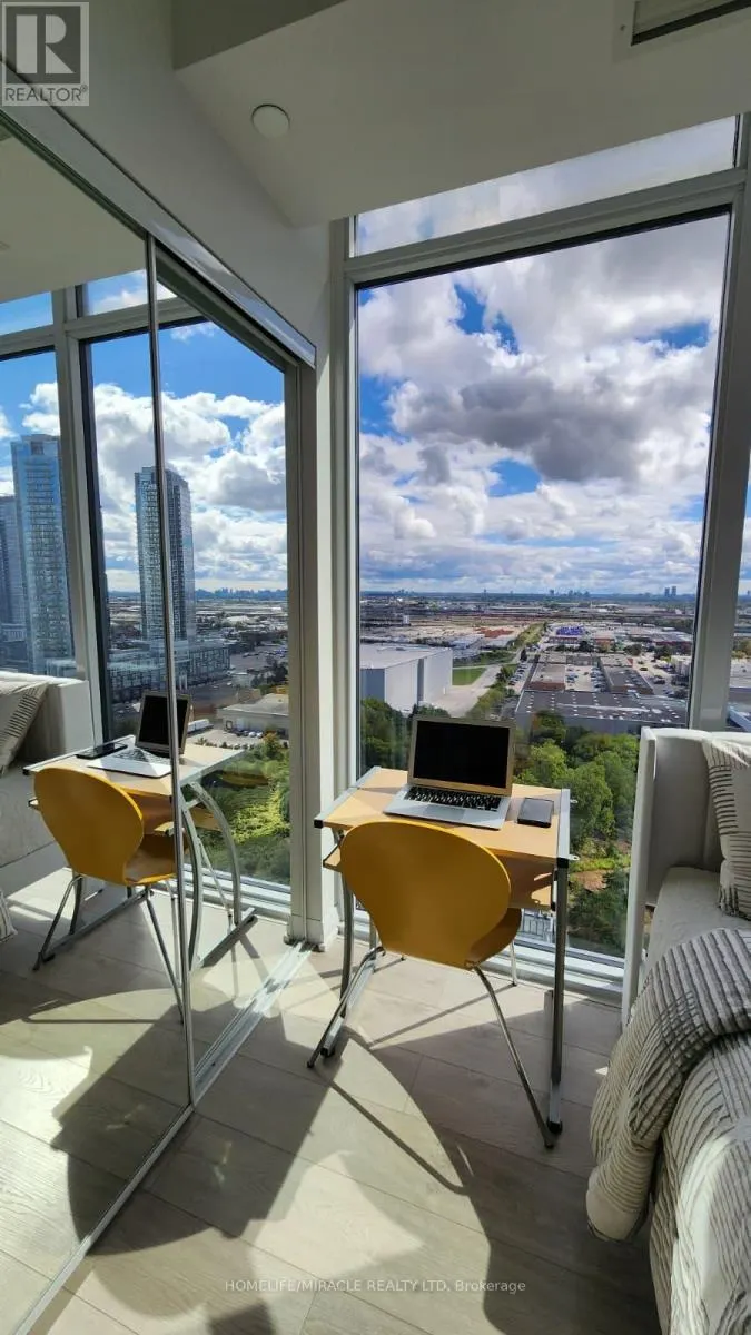 2004 - 7895 JANE STREET