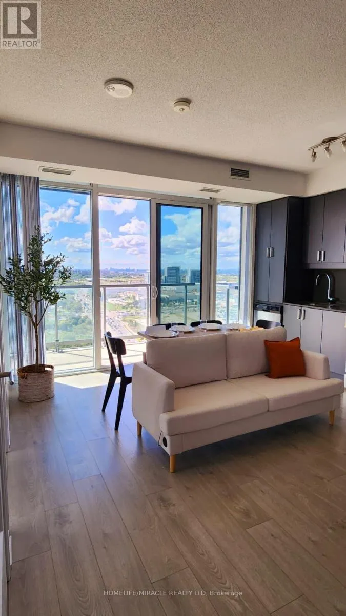 2004 - 7895 JANE STREET