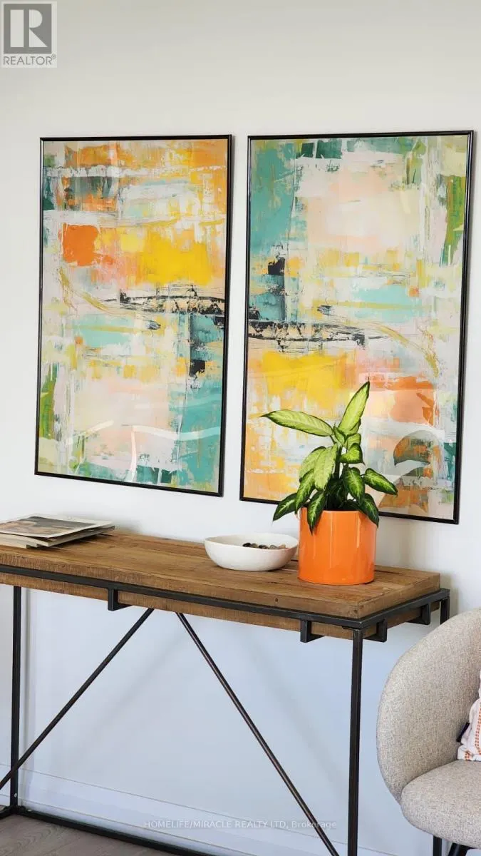 2004 - 7895 JANE STREET