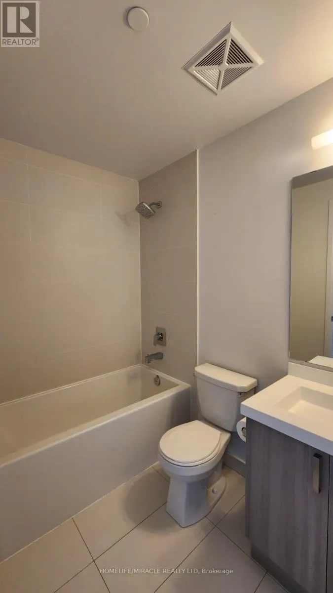 2004 - 7895 JANE STREET