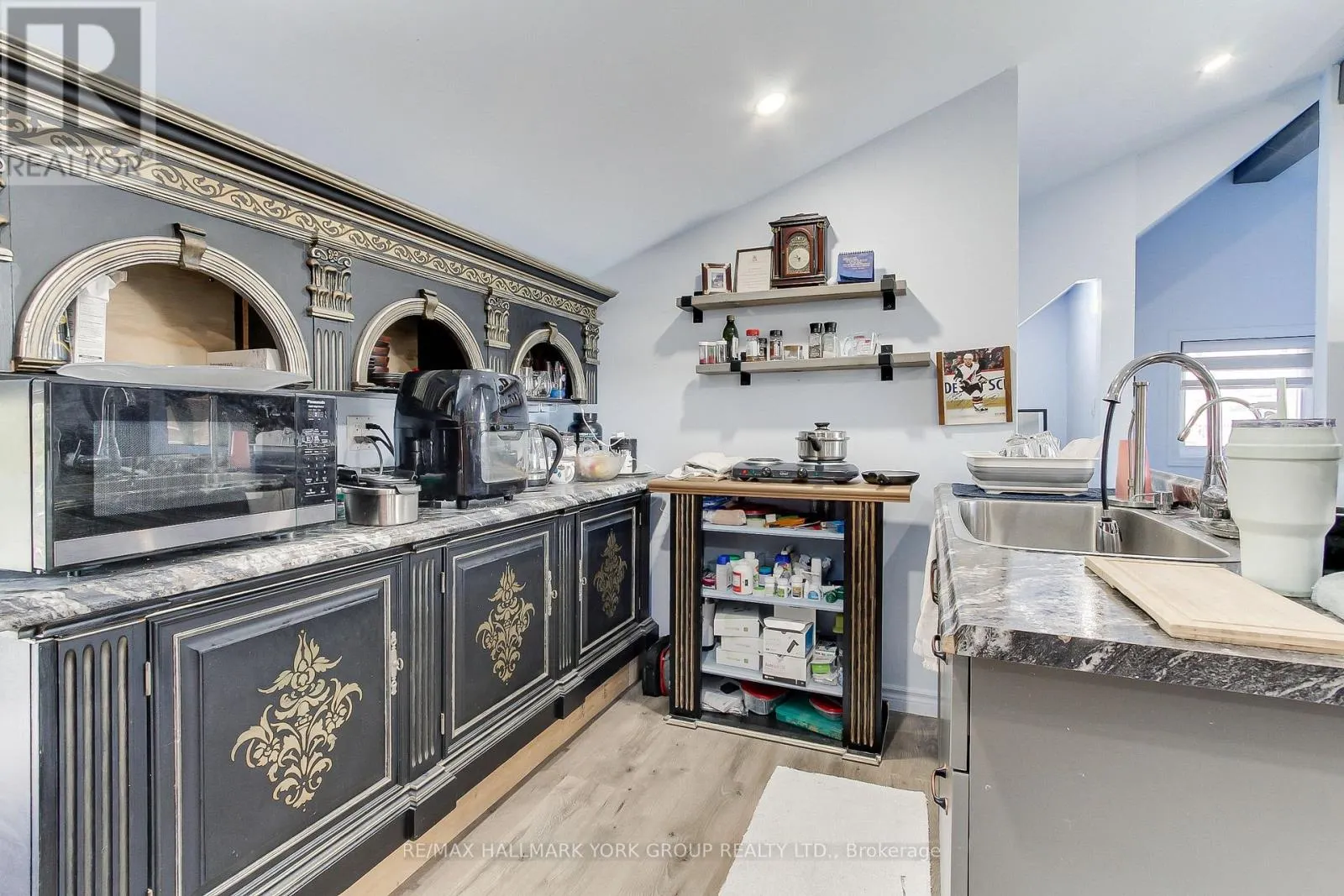 303 LAKE DR EAST UNIT A DRIVE