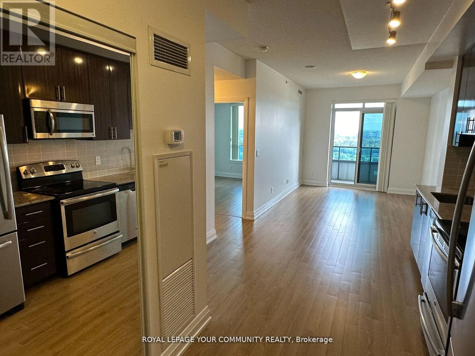 1403 - 7171 YONGE STREET