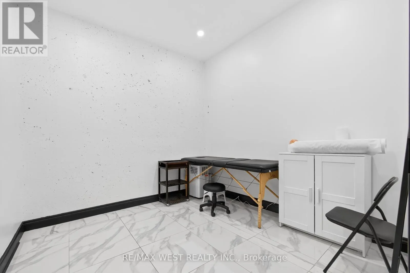 7 - 2396 MAJOR MACKENZIE DRIVE W