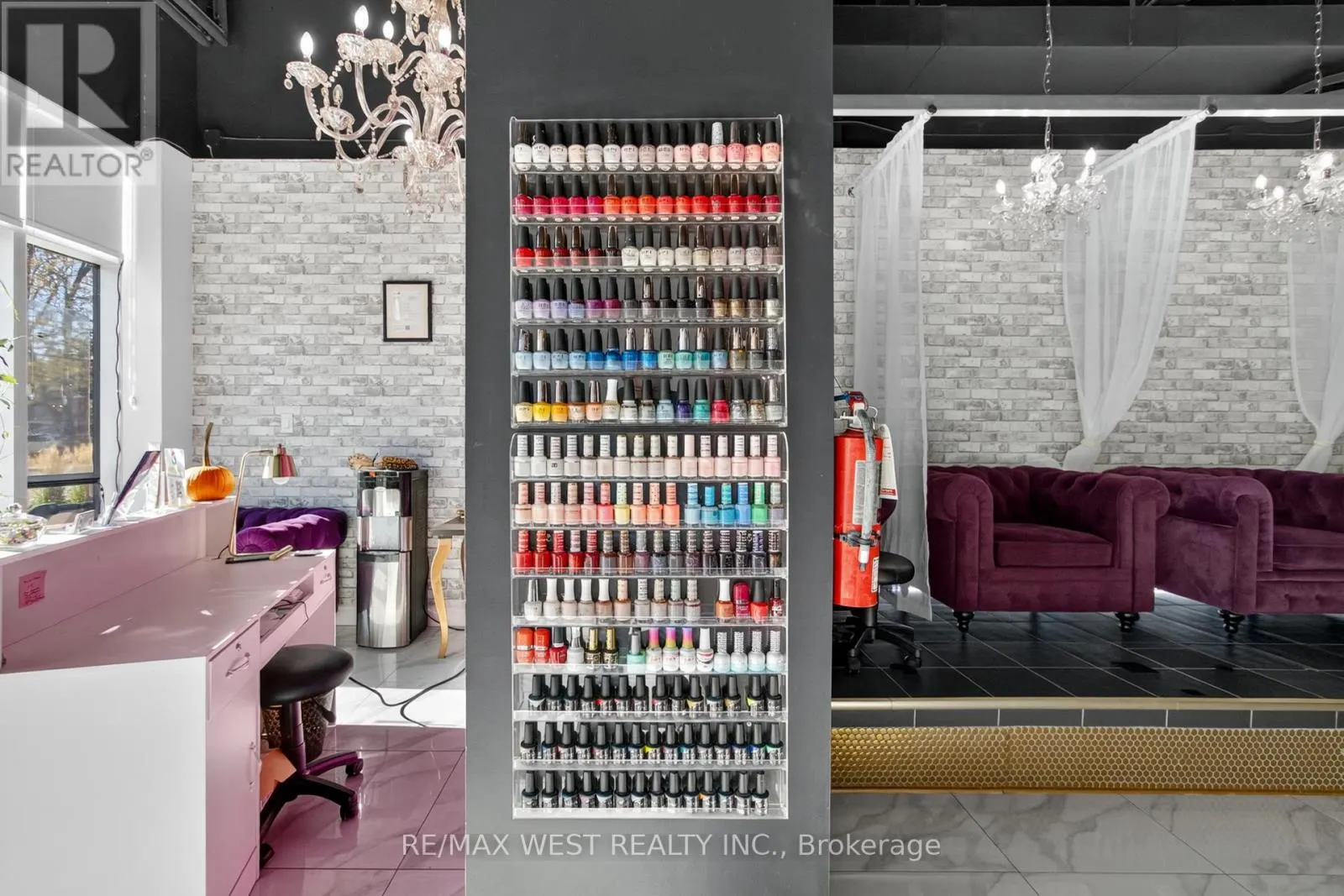 7 - 2396 MAJOR MACKENZIE DRIVE W