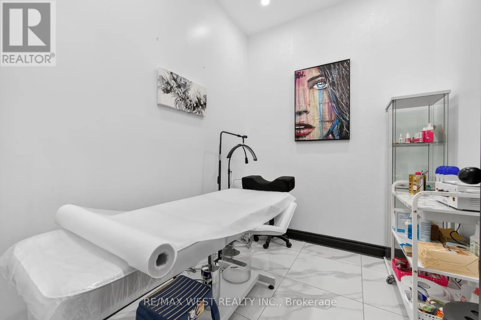 7 - 2396 MAJOR MACKENZIE DRIVE W