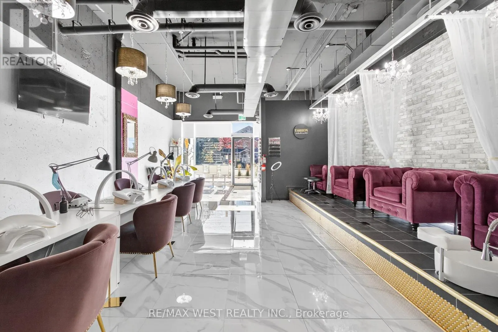 7 - 2396 MAJOR MACKENZIE DRIVE W